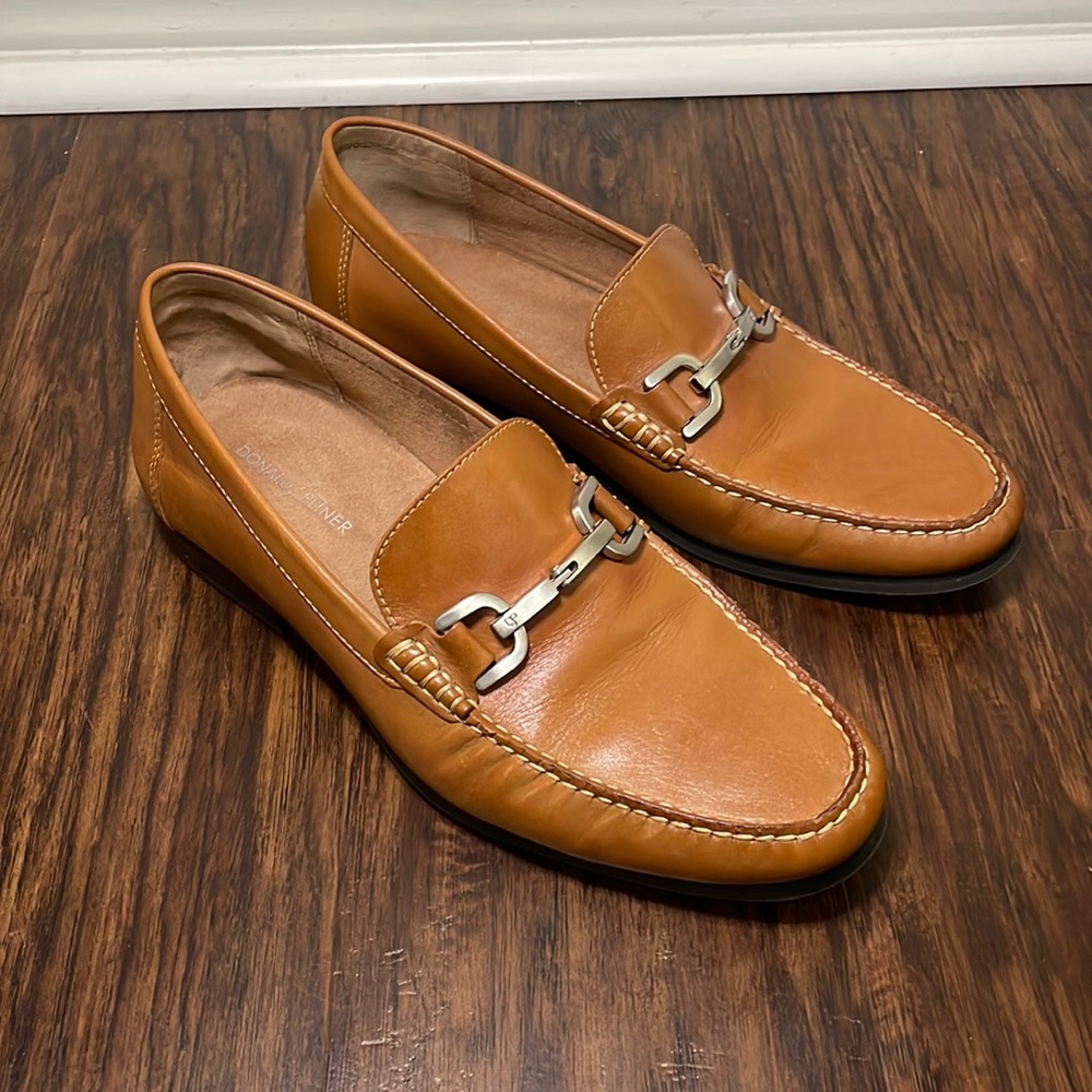 Donald Pliner men’s brown loafers / dress shoes (sz 9)